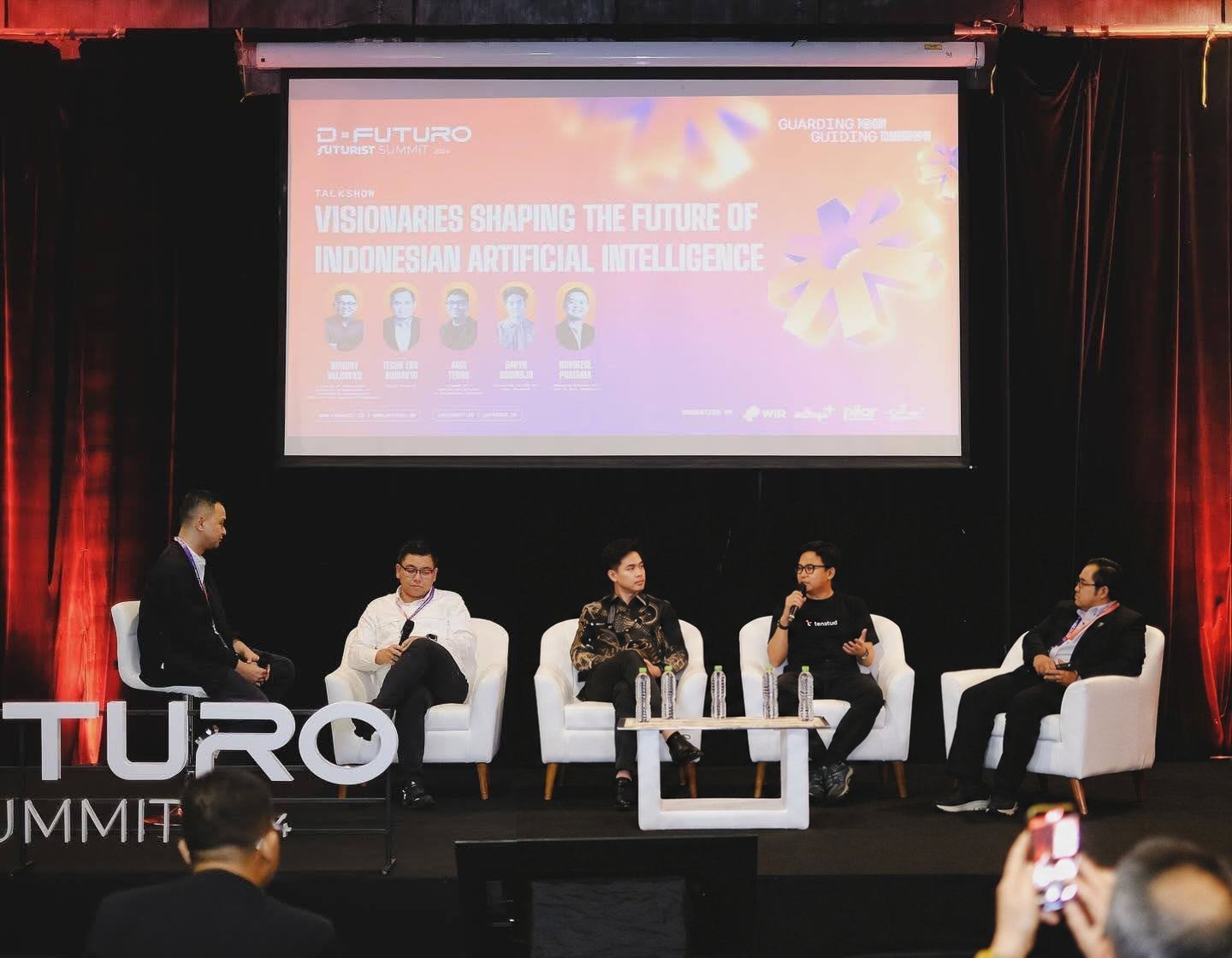 Argi Tendo on an artificial intelligence panel at D-Futuro Futurist Summit