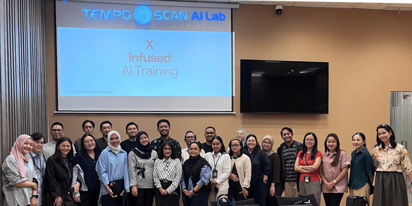 Argi Tendo with participants at the Tempo Scan AI training workshop with Infused and Latih AI