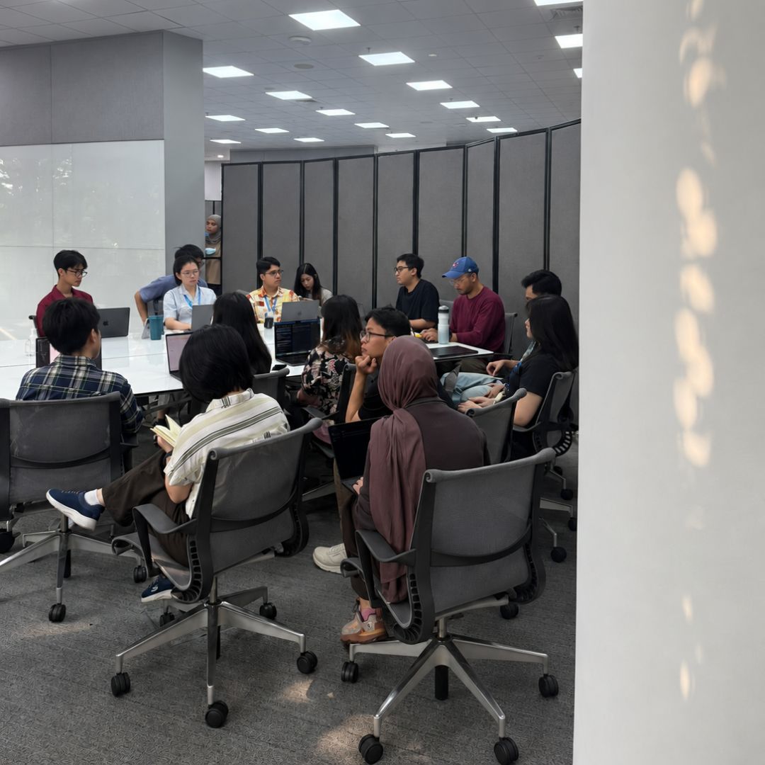 Argi Tendo advising Apple Developer Academy teams during an AR and AI experience design clinic